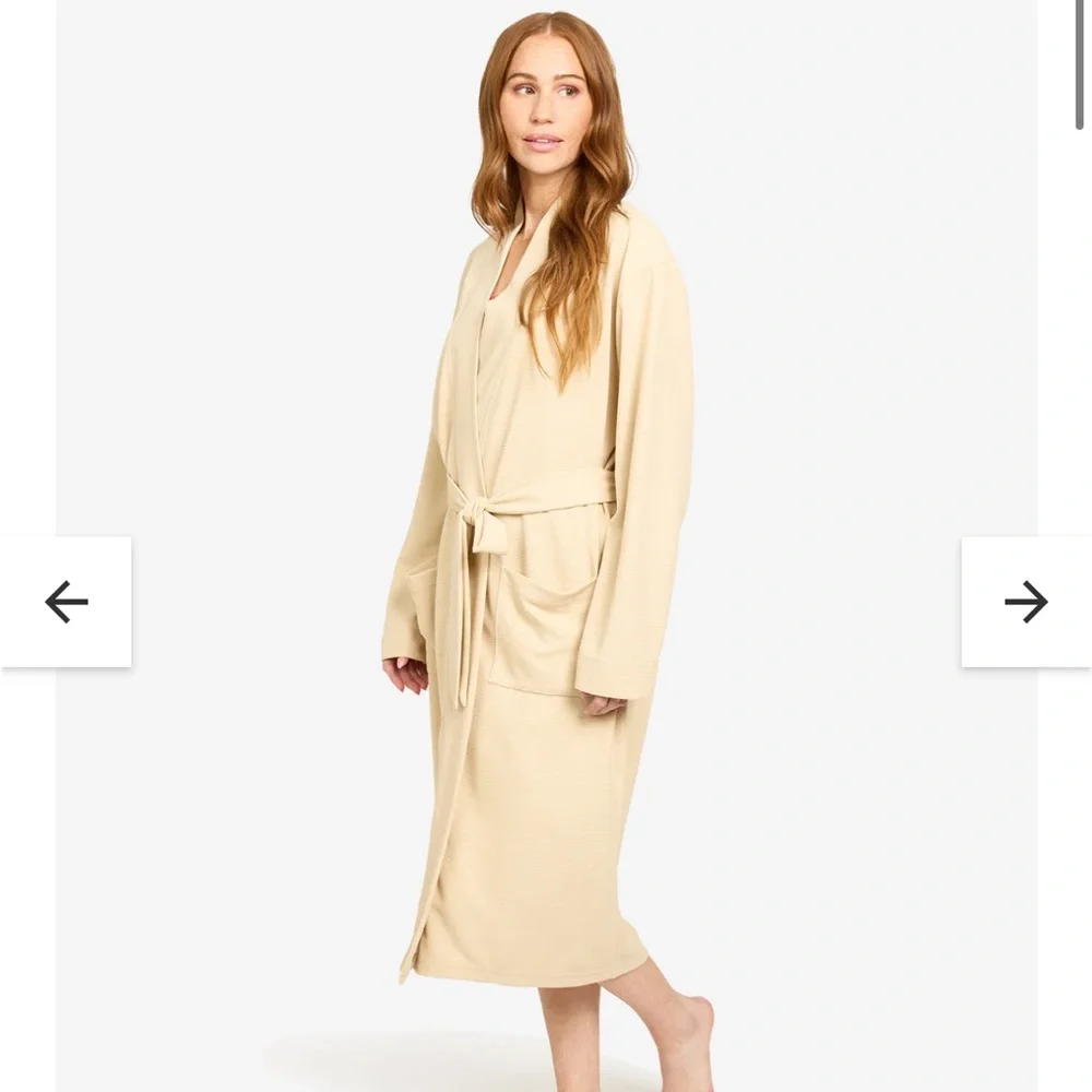 NEW☁️Line and Dot Waffle Knit Robe With Pockets and Self Tie Belt Size L/XL - Picture 5 of 8